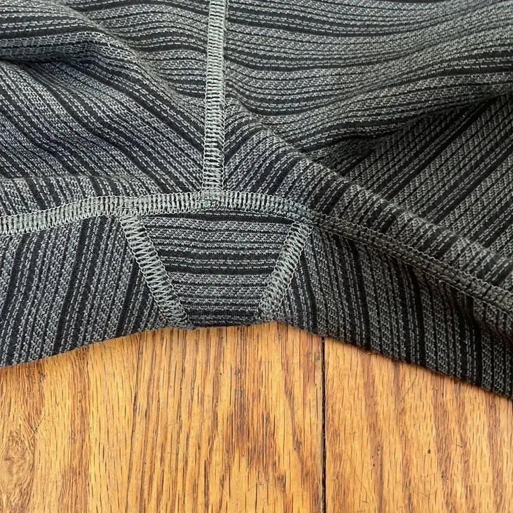 Lululemon Wunder Under Crop II Textured‎ Stripe Slate Deep Coal size 2 - Image 5