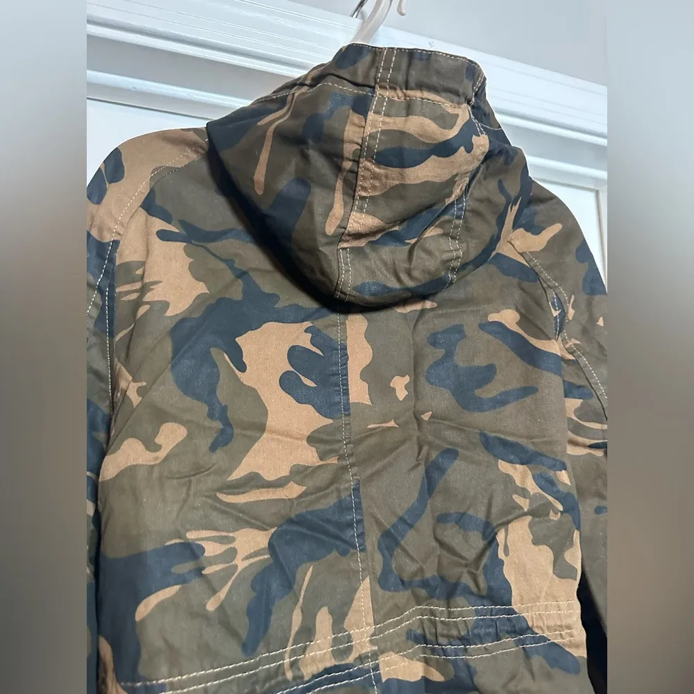 Miss London Black Label Cotton Blend Camouflage Hooded Waist Cinched Jacket - Image 8