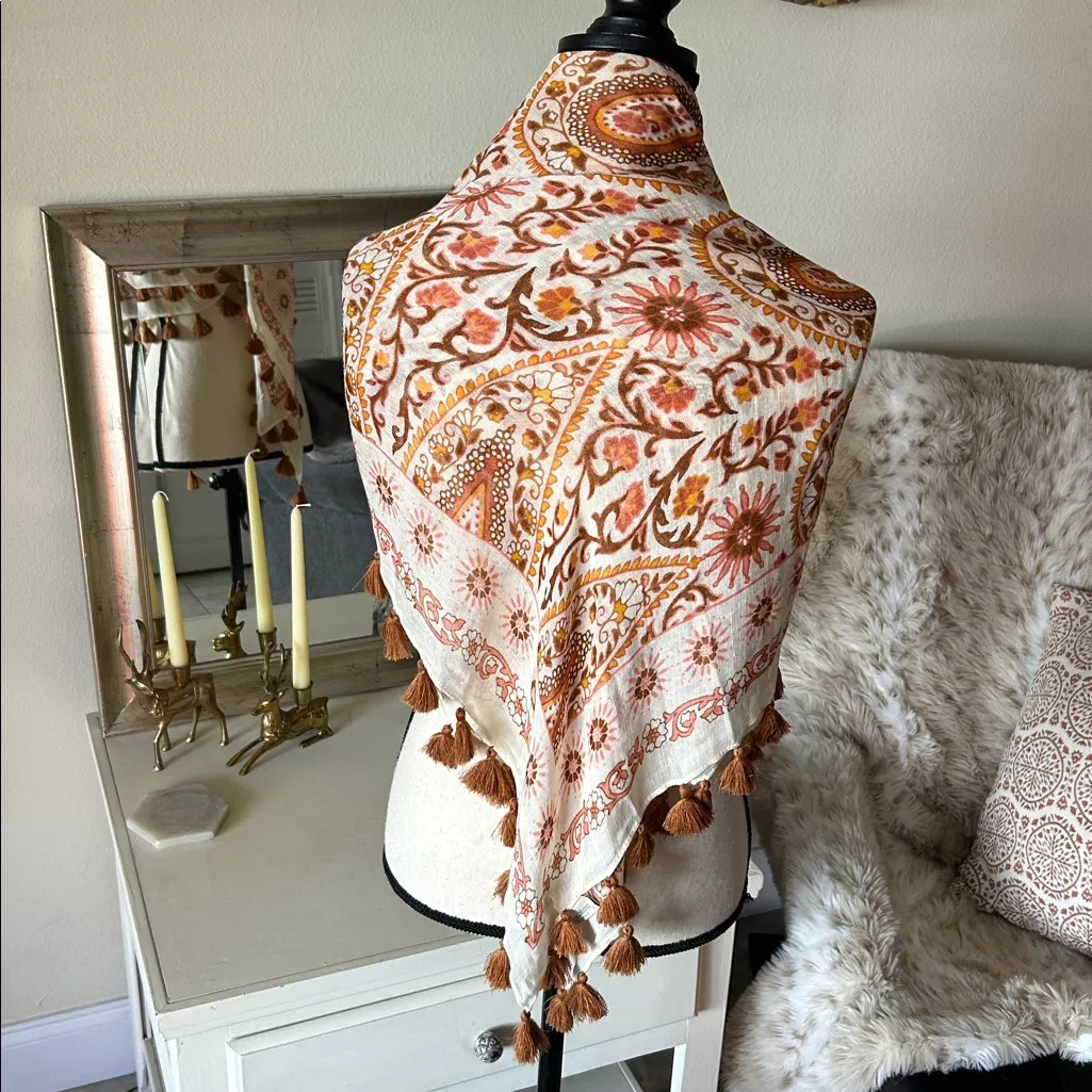 Spartina 449 linen cream boho tassel Paisley, printed scarf shawl wrap OS - Image 9