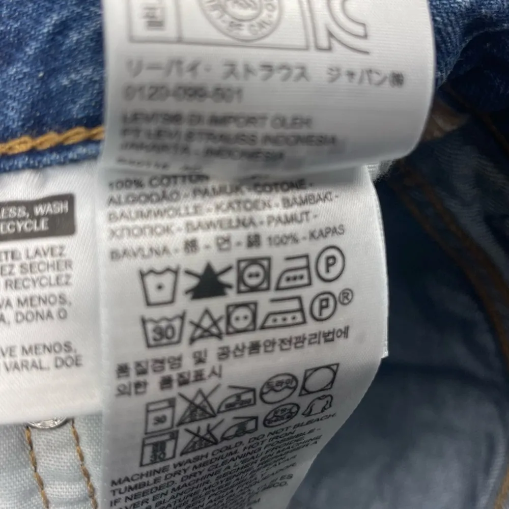 Levi’s 501 Custom Distressed Shorts Size 33 - Image 5