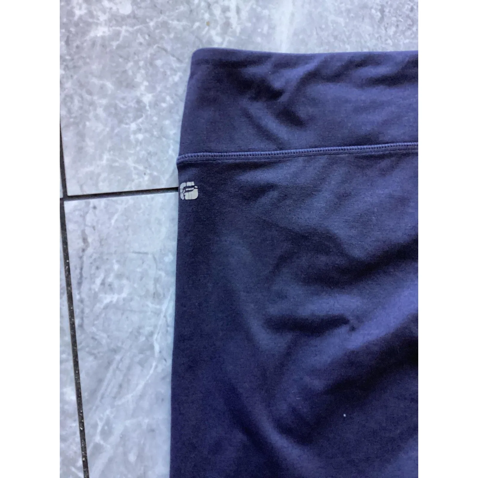 Fabletics Capri Womens Gray Athletic Workout Running Yoga Stretch High Rise - Image 3