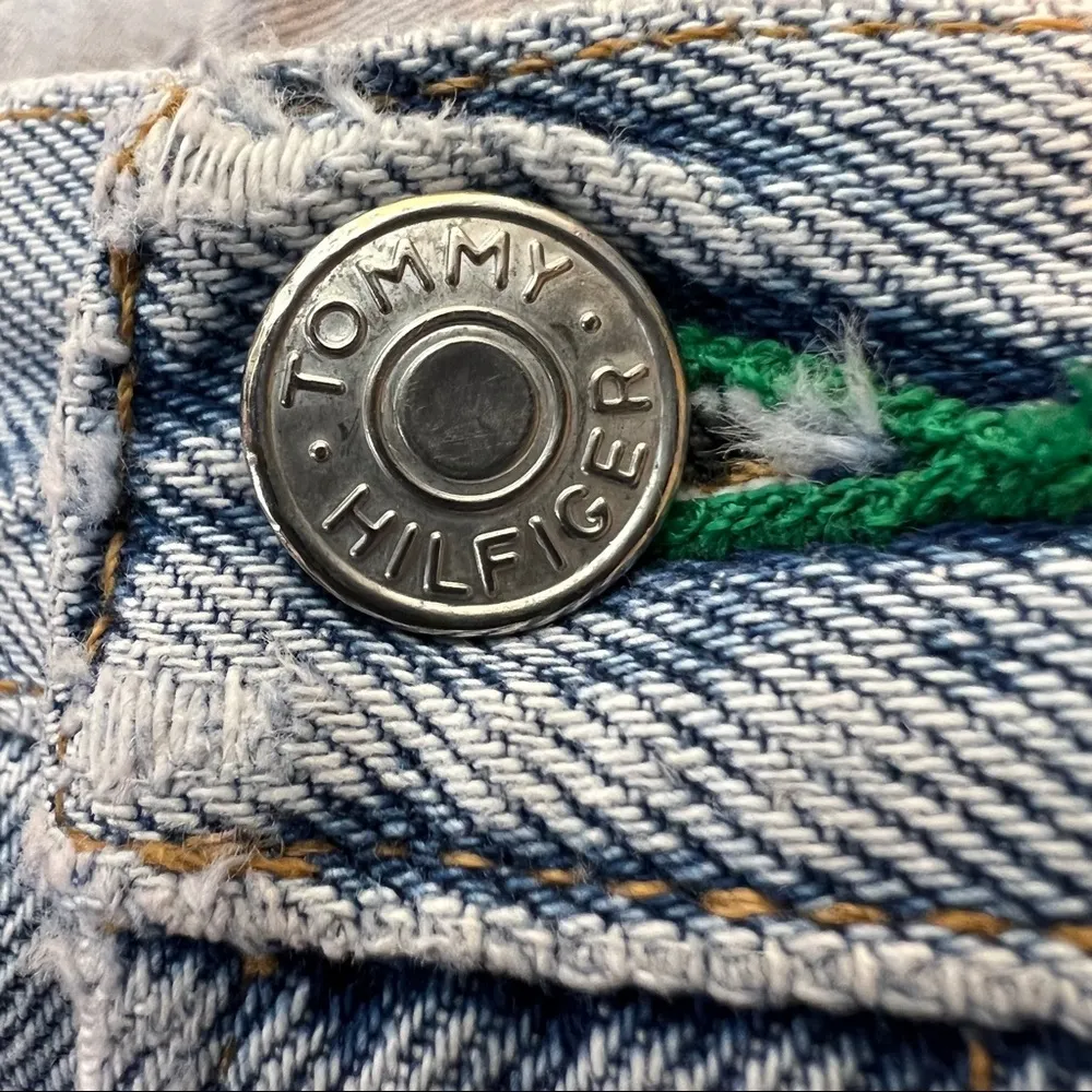 Vintage Tommy Hilfiger Jeans Old School No Stretch w/5 Pockets and Distr… - Image 5