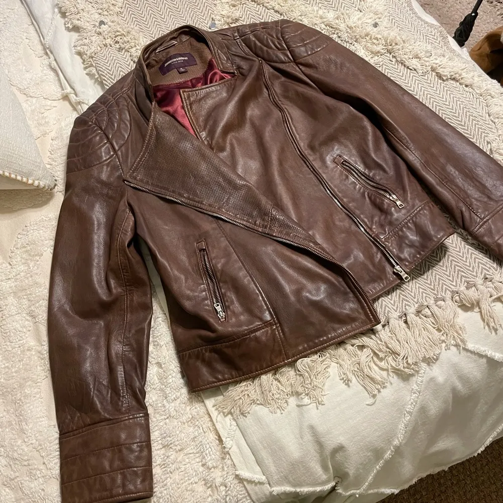 johnston & murphy leather jacket with shoulder stitching sz M - Image 10