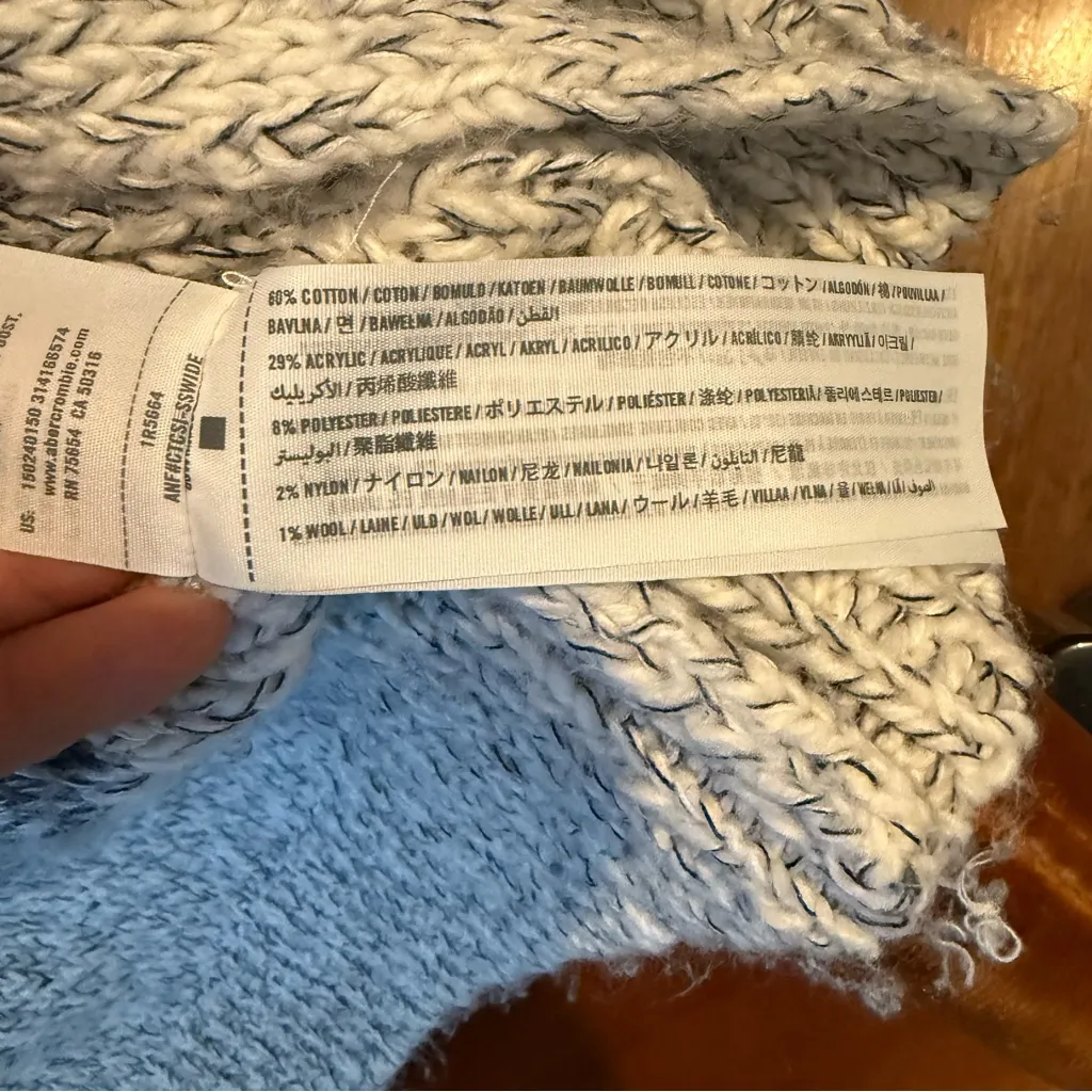 Abercrombie & Fitch Navy and Gray Cardigan - Image 5