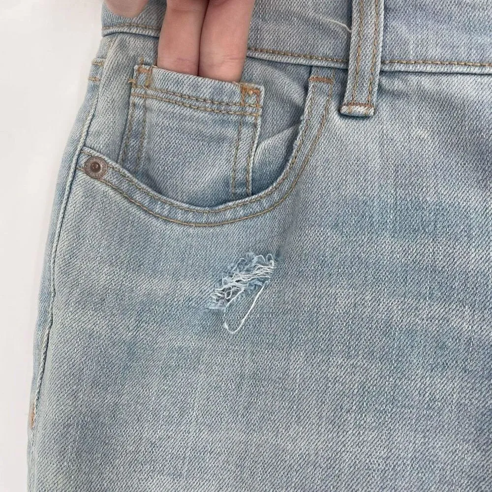 NWT old navy vintage lightwash the boyfriend jeans‎ size 2 short distressed - Image 6