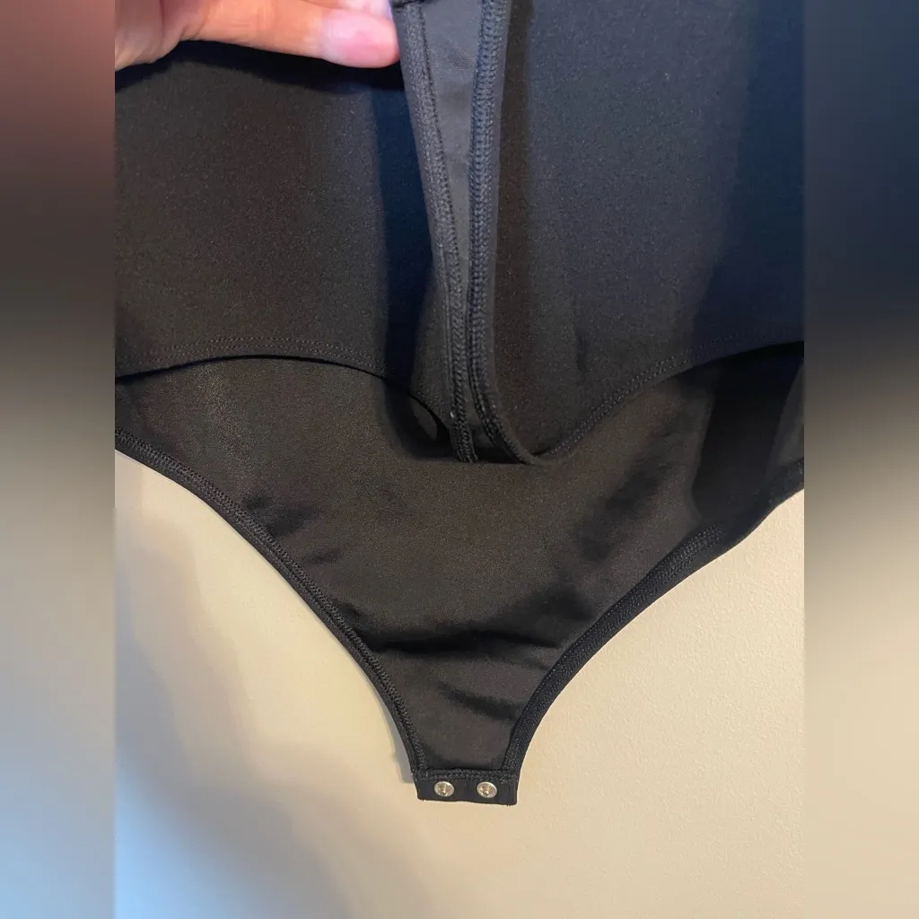 EXPRESS  Women's Black Bodysuit - Image 9