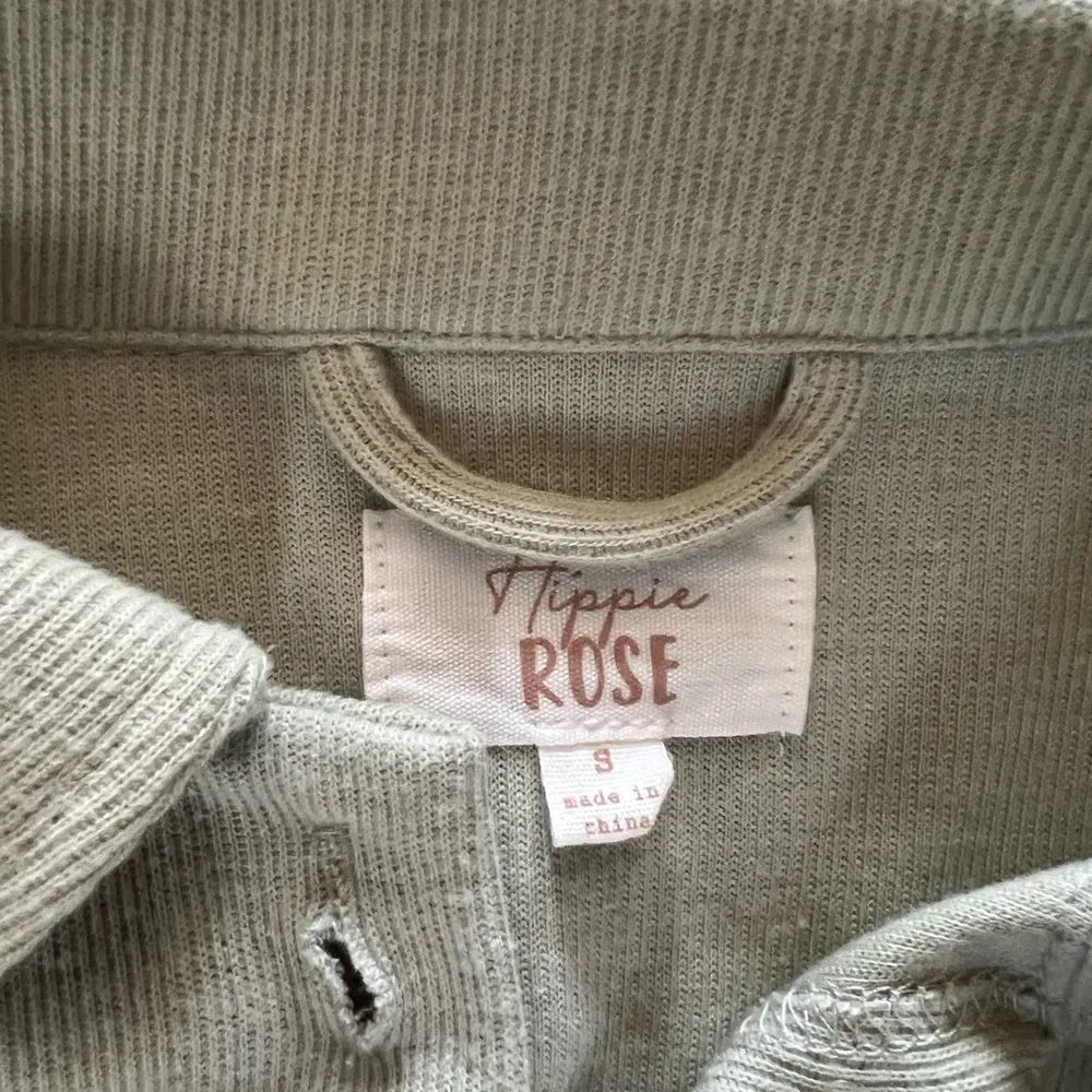 Hippie Rose  Green Button Down Shirt with Adjustable Sleeves - Image 2