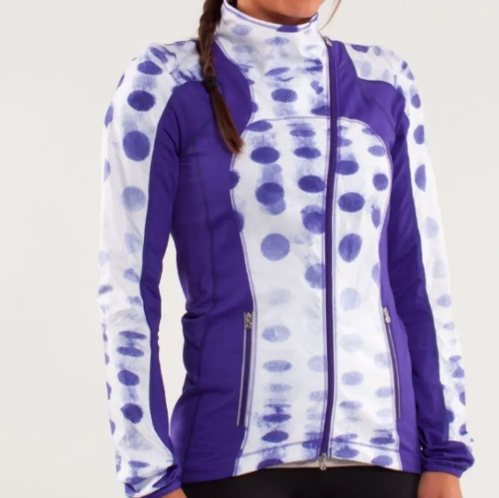 Lululemon seaside dot white/bruised berry presta packable shirket size 6 - Image 2