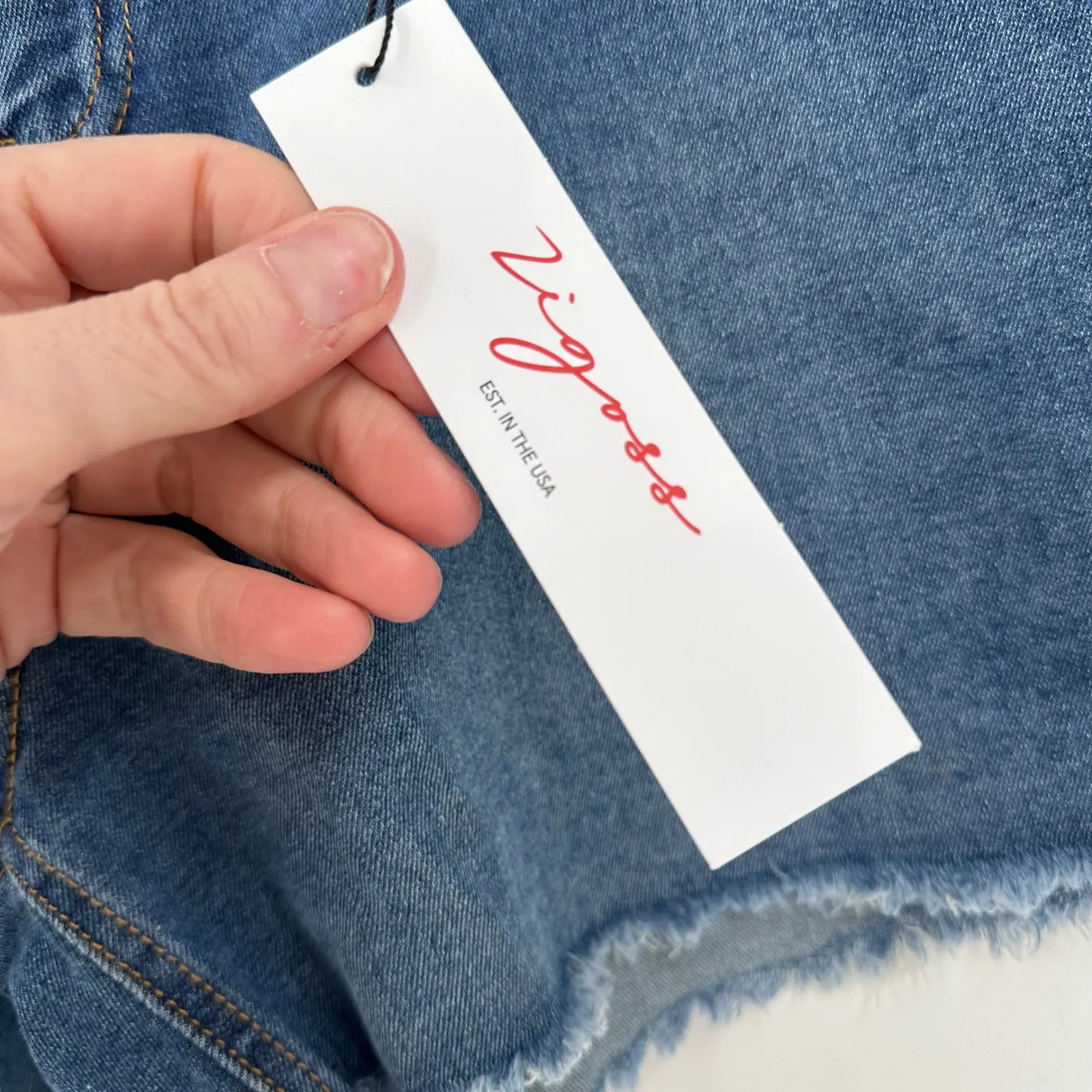 NWY Vigoss Studded Denim Blue Jean Shorts Frayed Raw Hem Size 31, Size 13 - Image 3