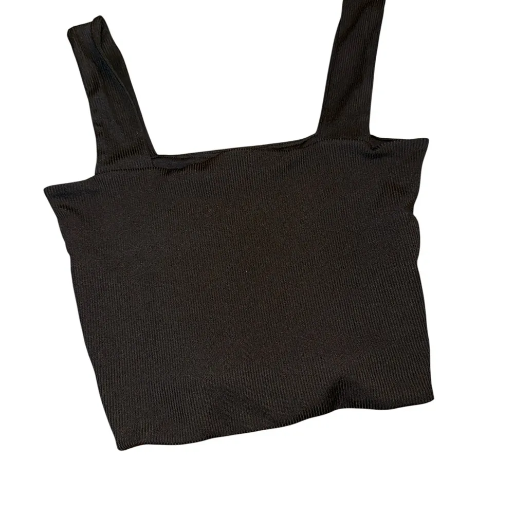 Amisu  Black Crop Top - Image 2