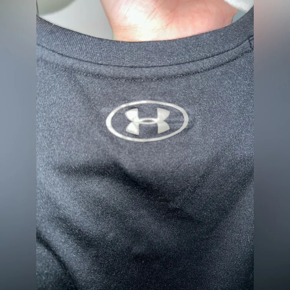 Under Armour Women's Tech Graphic V-Neck In Black - Image 3