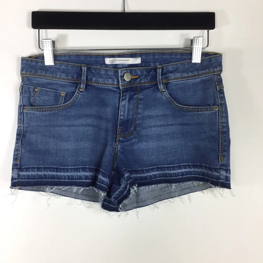 Zara Trafaluc Denim Shorts Raw Hem 6 - Image 3
