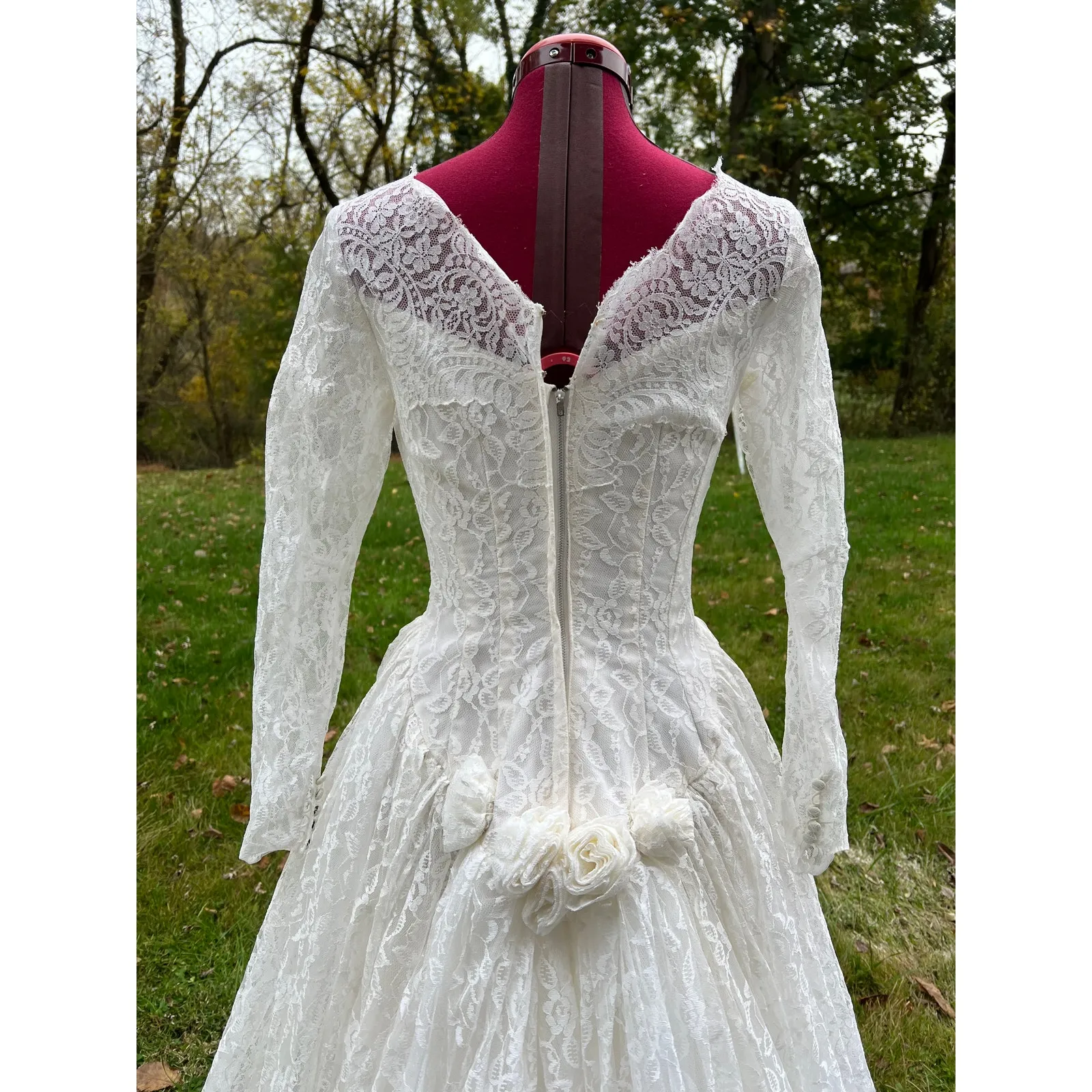 Wedding dress lace sheer sleeves sequins train 1950s White - Image 4