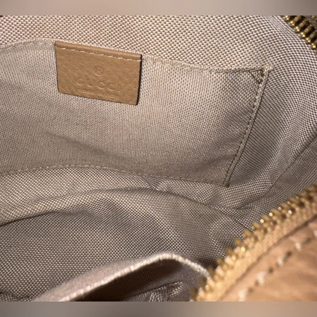 Gucci SOHO Disco Camelia cross body Bag In Brown Pebbled Leather - Image 6