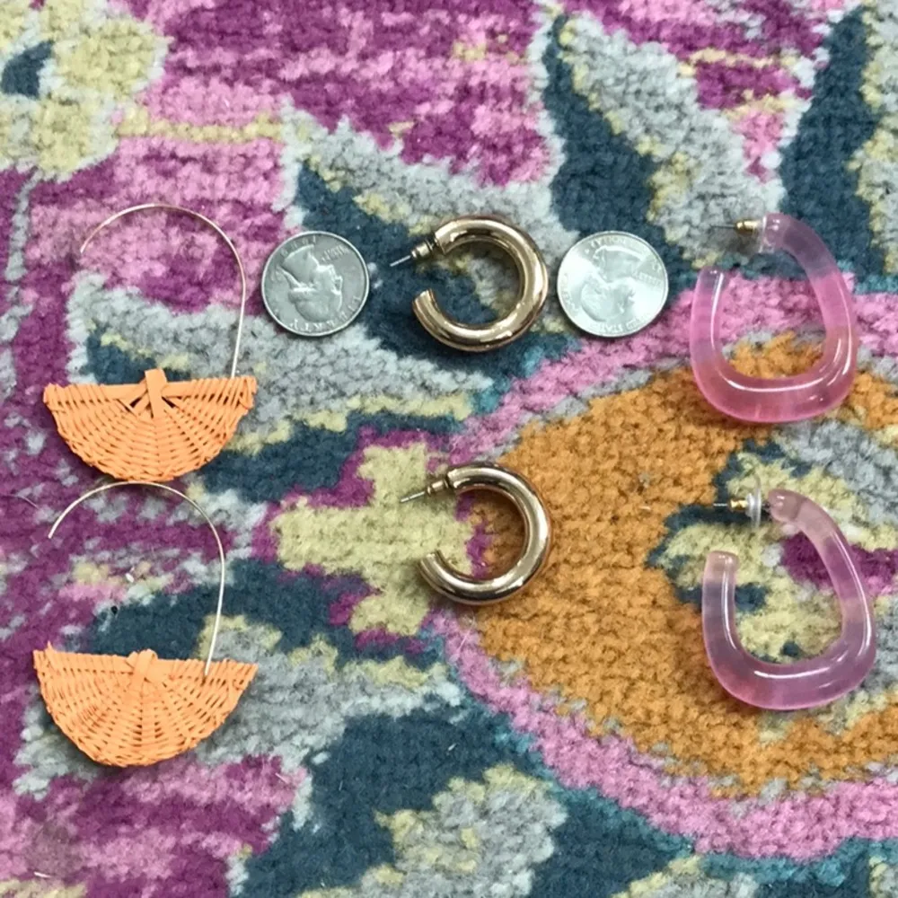 Bundle of hoop earrings - Image 2
