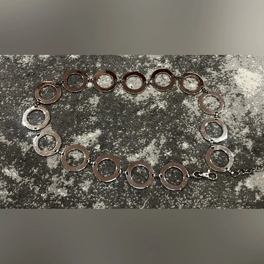 Vintage Peachy nude color enamel silver tone metal chain links belt - Image 4