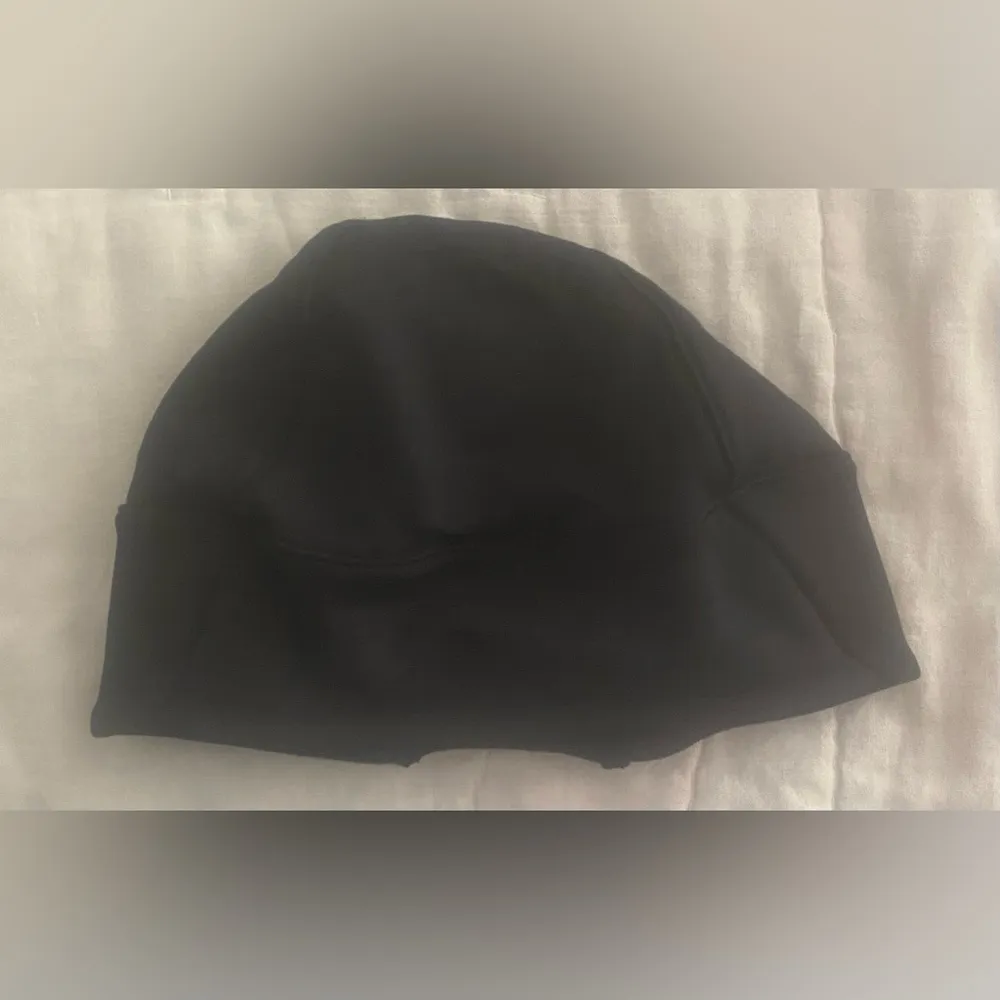 Lululemon Run for It All Beanie Running Cap Light Women’s Black Hat One Size - Image 4