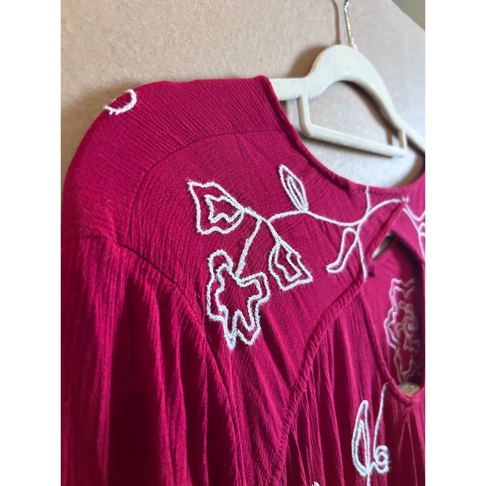 Catherines Womens Tunic Top 2X Berry Floral Embroidered Cutout Back 3/4 Sleeve - Image 7