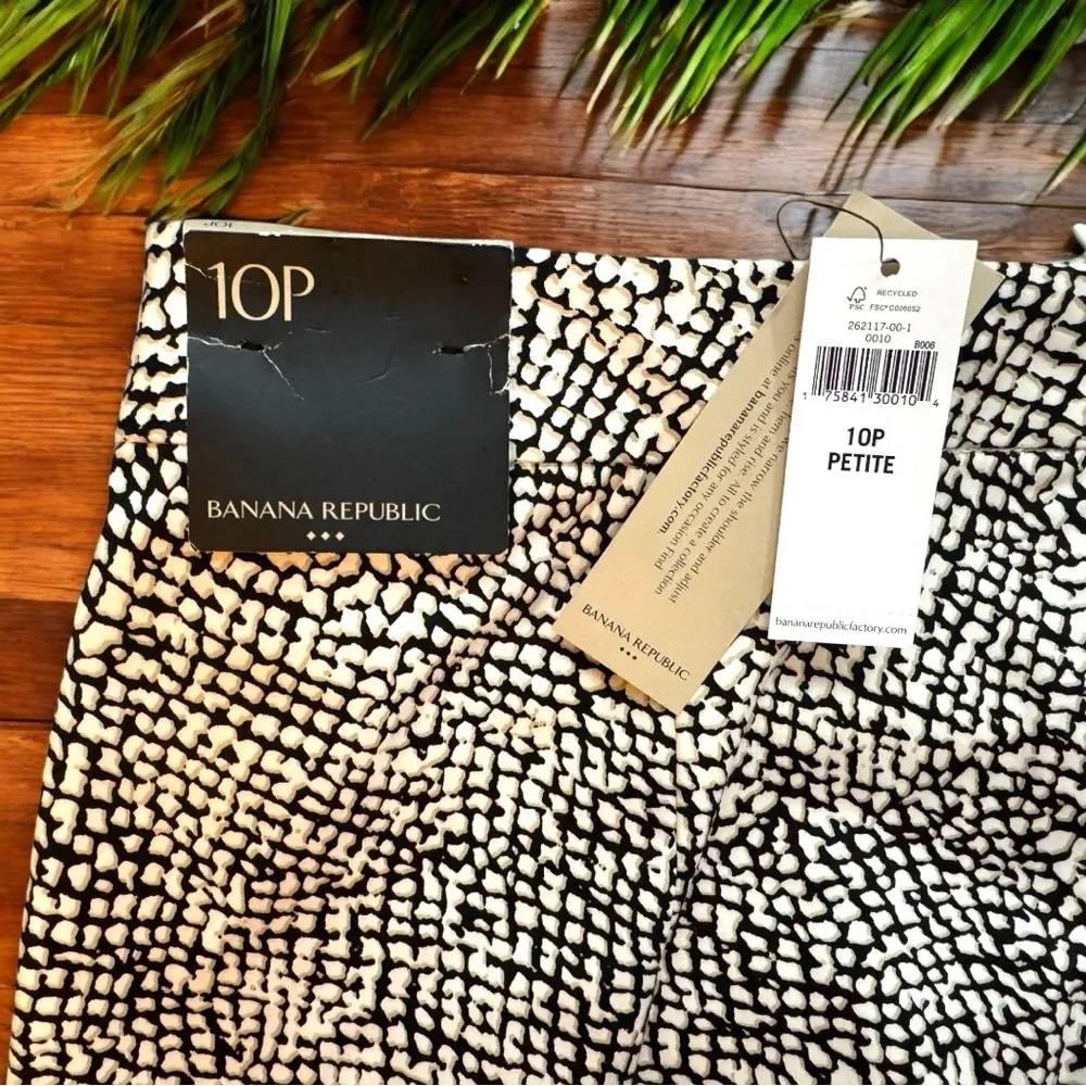 NWT Banana Republic Petite Pencil Skirt – Size 10P - Corpcore / Office Siren - Image 10