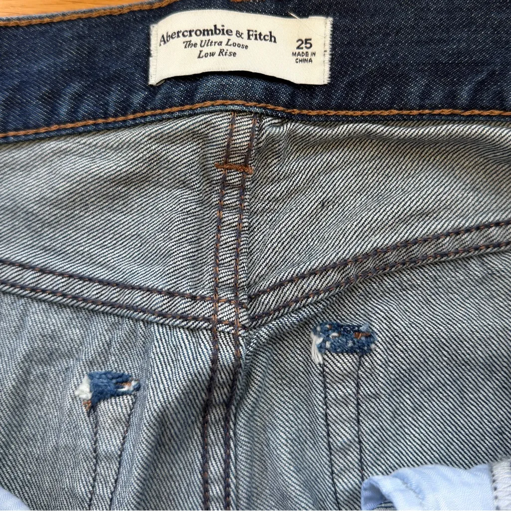 ABERCROMBIE & FITCH Ultra Loose Low Rise Jeans Dark Wash Size 25 - Image 9