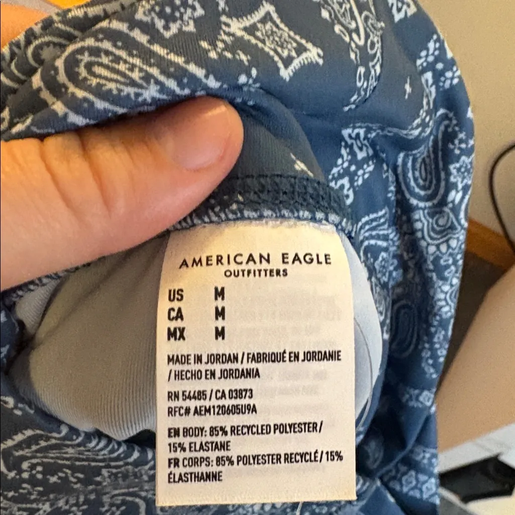 American Eagle The Lightweight 7/8 Everything Blue Paisley Legging Size Medium - Image 6