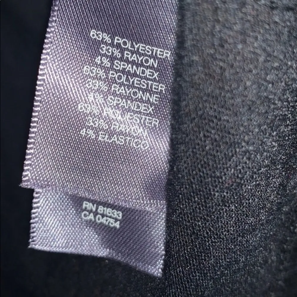 Kenneth Cole Reaction blouse Long Sleeve V-Neck - Image 4