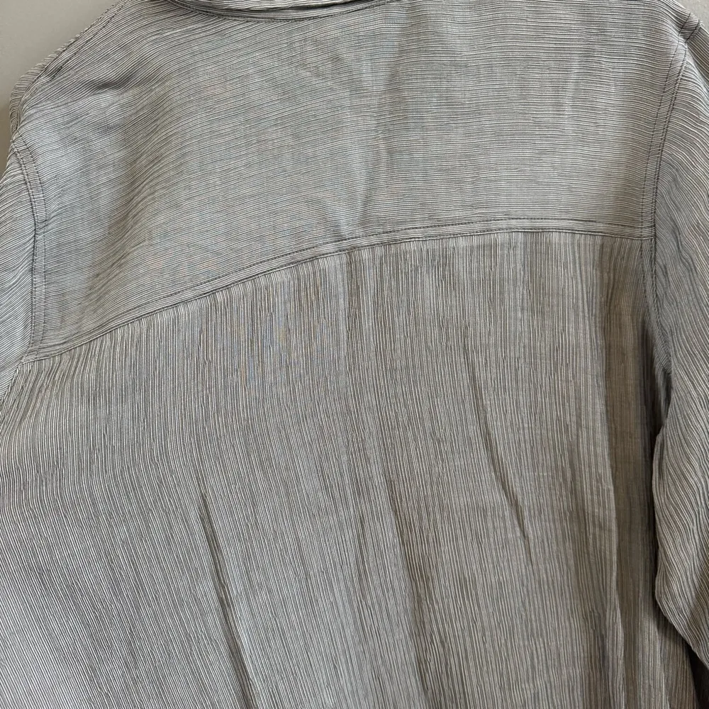 EXPRESS NWT  Grey/Silver Button-Up Shirt - Image 7