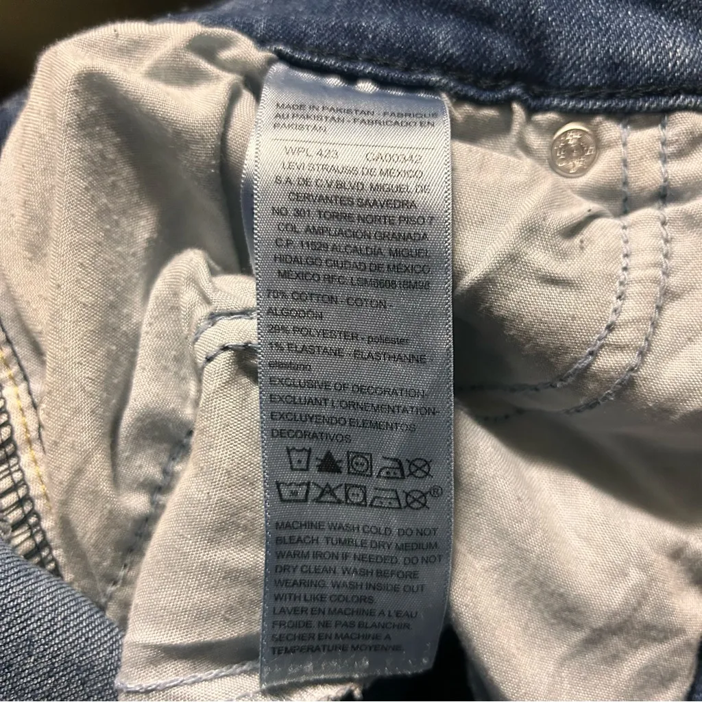 Levi Strauss Signature Mid Rise Bootcut Jeans | Size: 10 x 31 inseam - Image 8