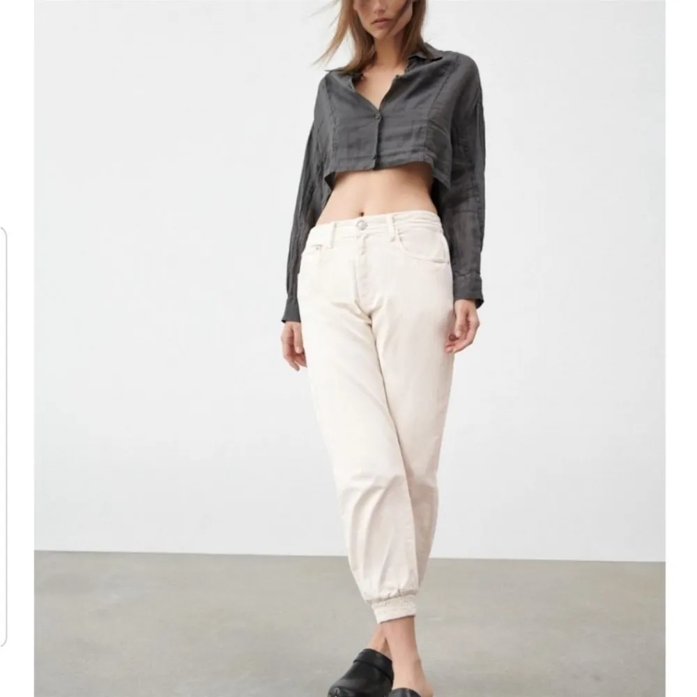 ZARA The Mercer Jogger Mid Slim Fit Cropped Leg Ecru Size L NEW - Image 2