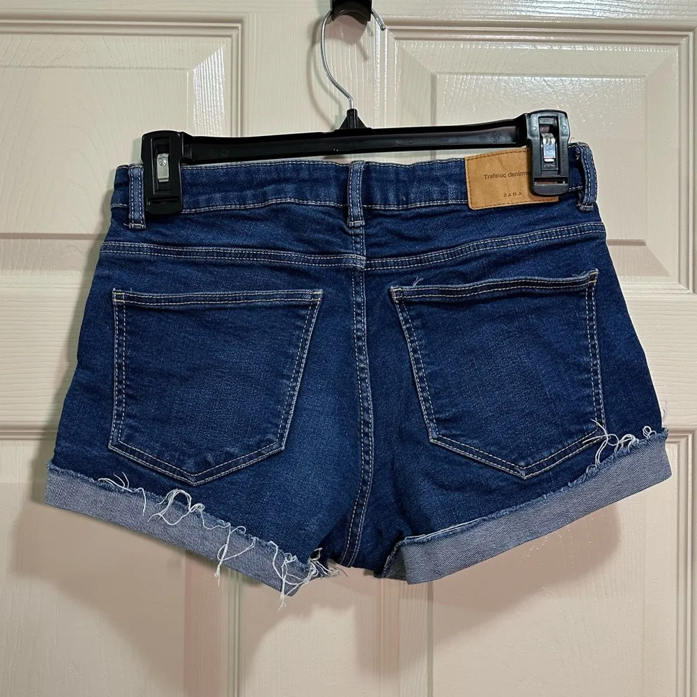 Women’s Zara blue jean denim shorts trafaluc denimwear cutoff cuffed size 4 - Image 4