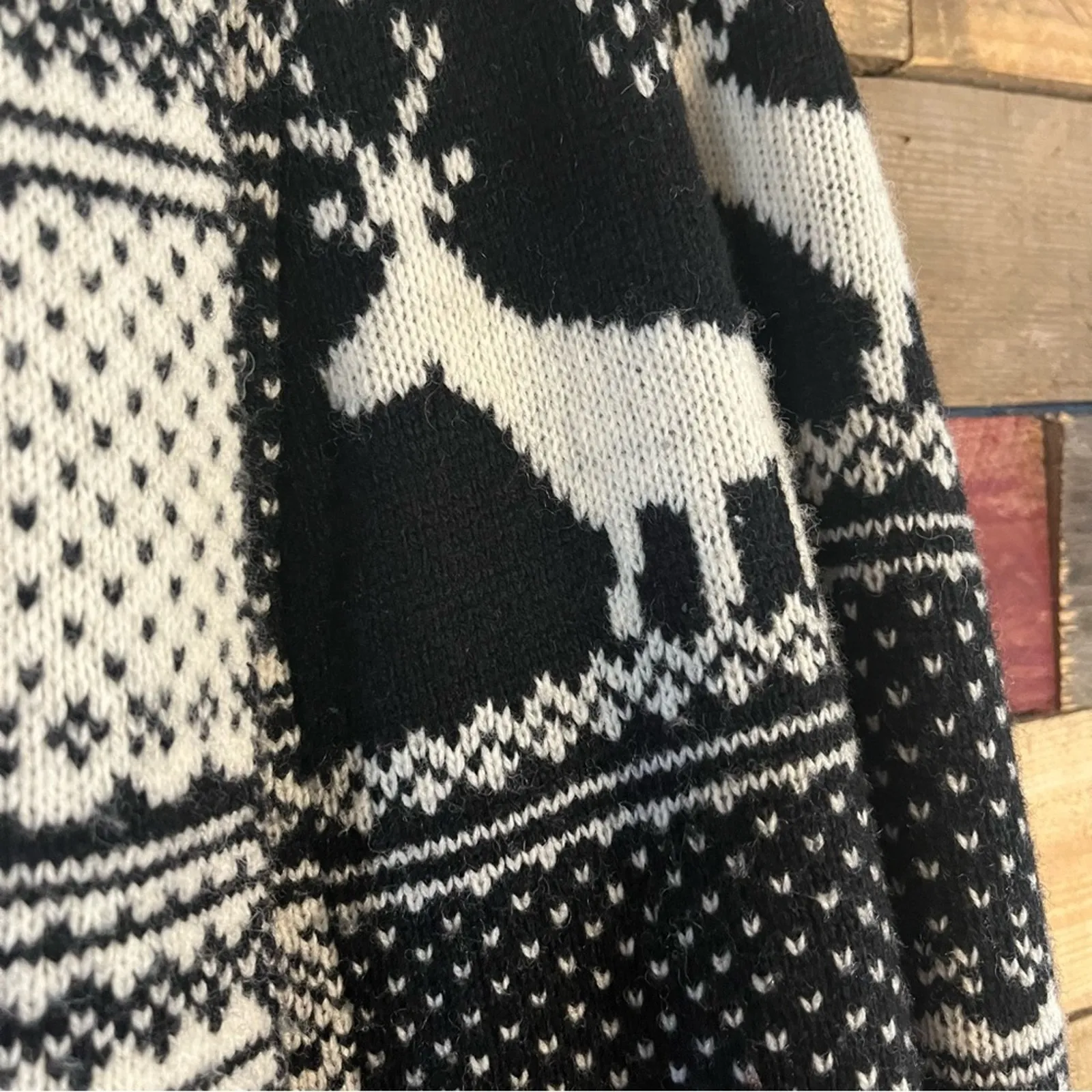 Cambridge Dry‎ Goods Black And White Cardigan Size Medium - Image 4