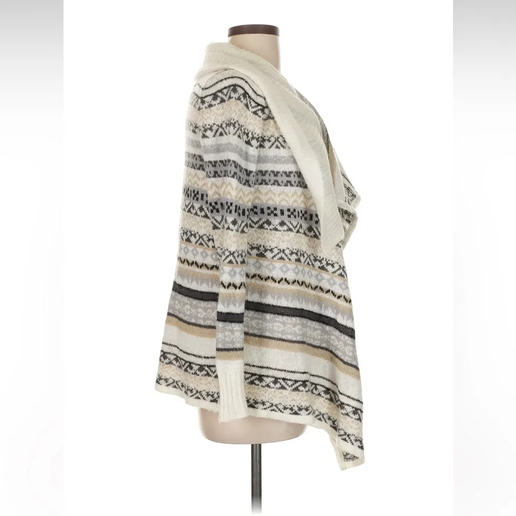 Kensie Cream and Gray Patterned Cardigan - Image 3