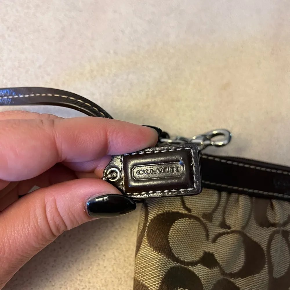 BLACK WRISTLET - Image 2