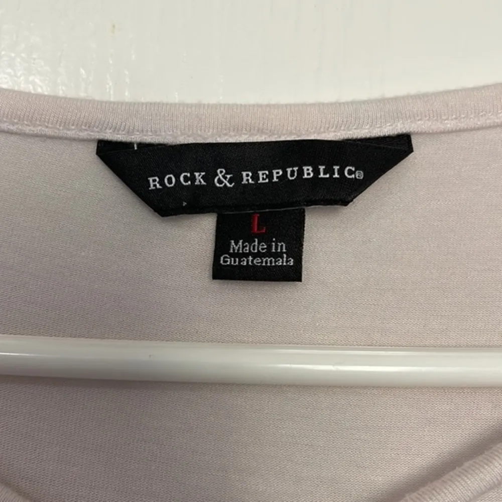 ROCK & REPUBLIC BLUE WHITE WINGS BLOUSE SZ LARGE GUC #6343 - Image 4