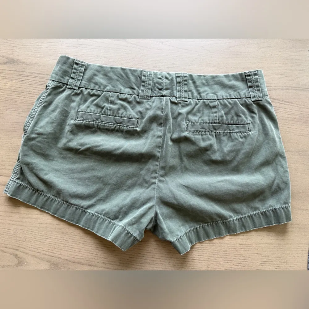 J. Crew Green Chino city fit Shorts sz 6 guc - Image 3