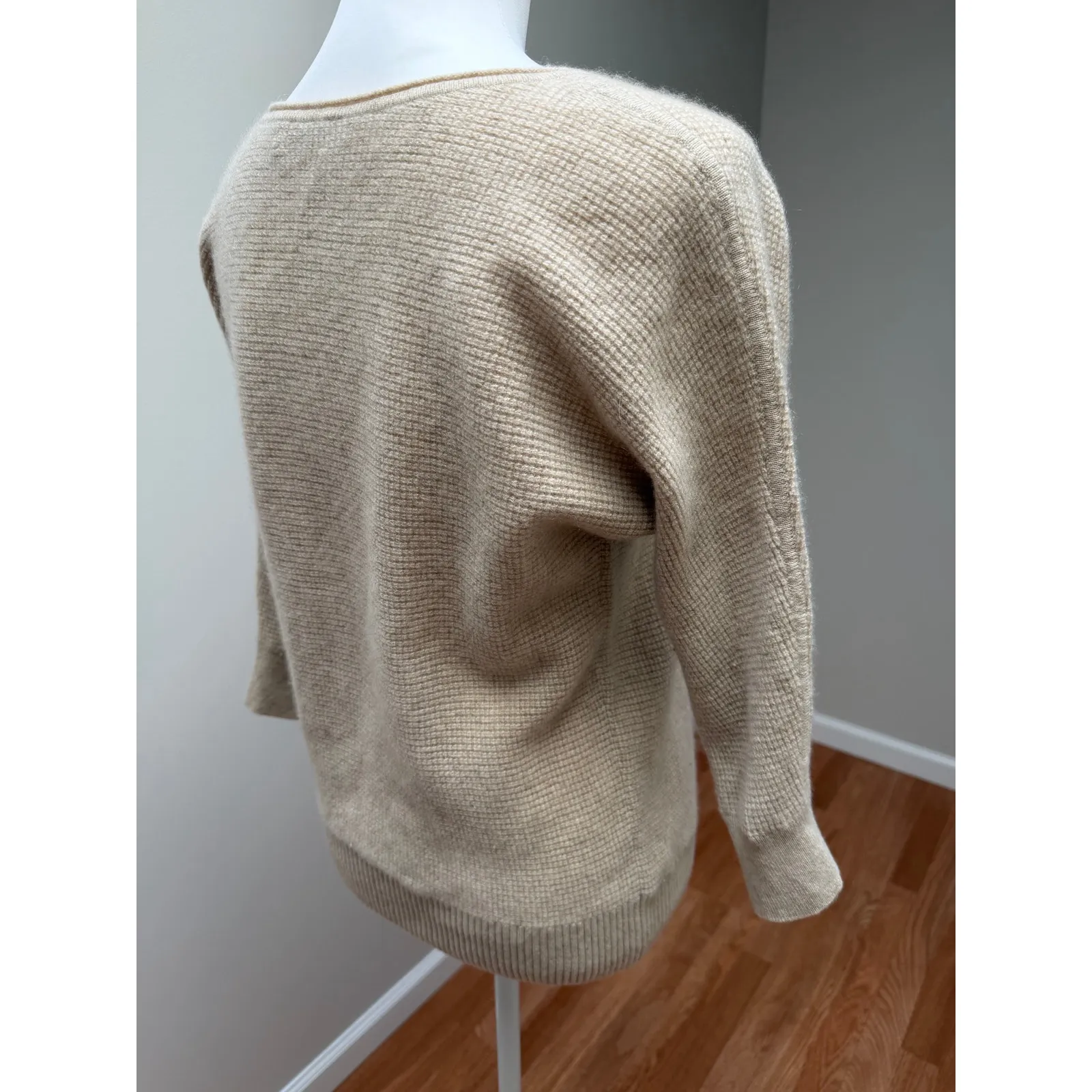 Club Monaco Cashmere Sweater Womens XS Beige Minimalist Waffle Knit Luxury - Image 5