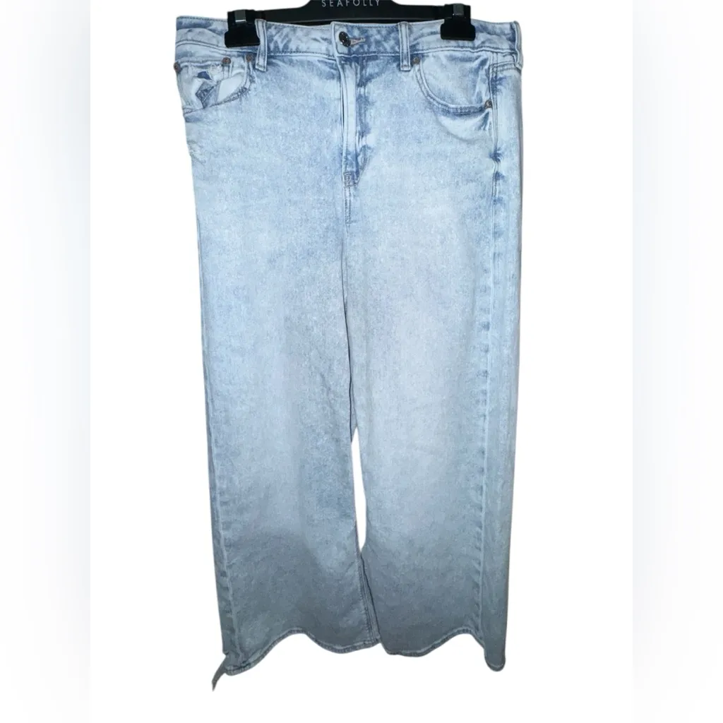 American Eagle Super High Rise Baggy Wide Leg Jeans Size 10 Short Light Wash - Image 2