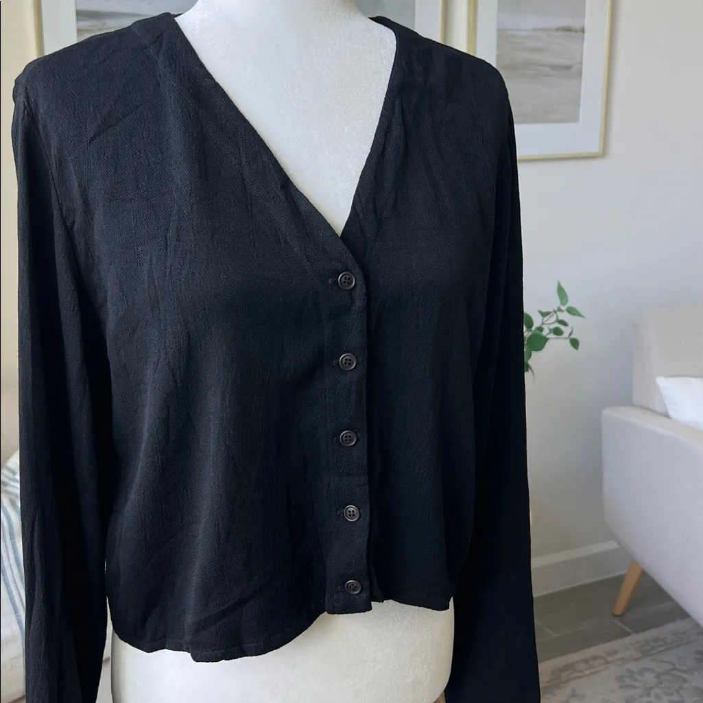 Vintage Johnny Was Long Sleeve Button Front V-Neck Cropped Black Blouse Large - Image 7