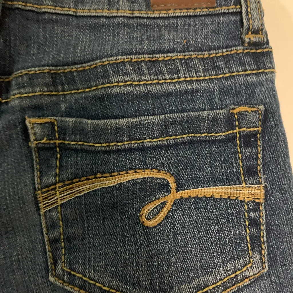 Justice Women's Classic Blue Cropped Jeans - Image 6