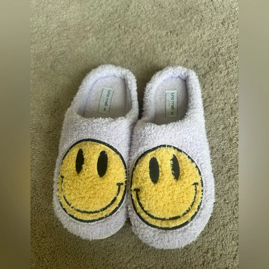 Women’s Smiley face purple slippers house shoes 5/6 - Image 2