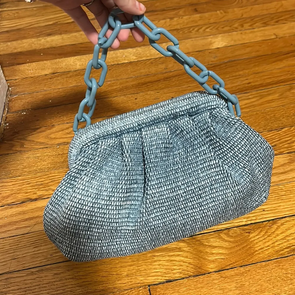 Urban Expression NEW Boutique Urban Expressions Blue Woven Clamshell Bag - Image 4