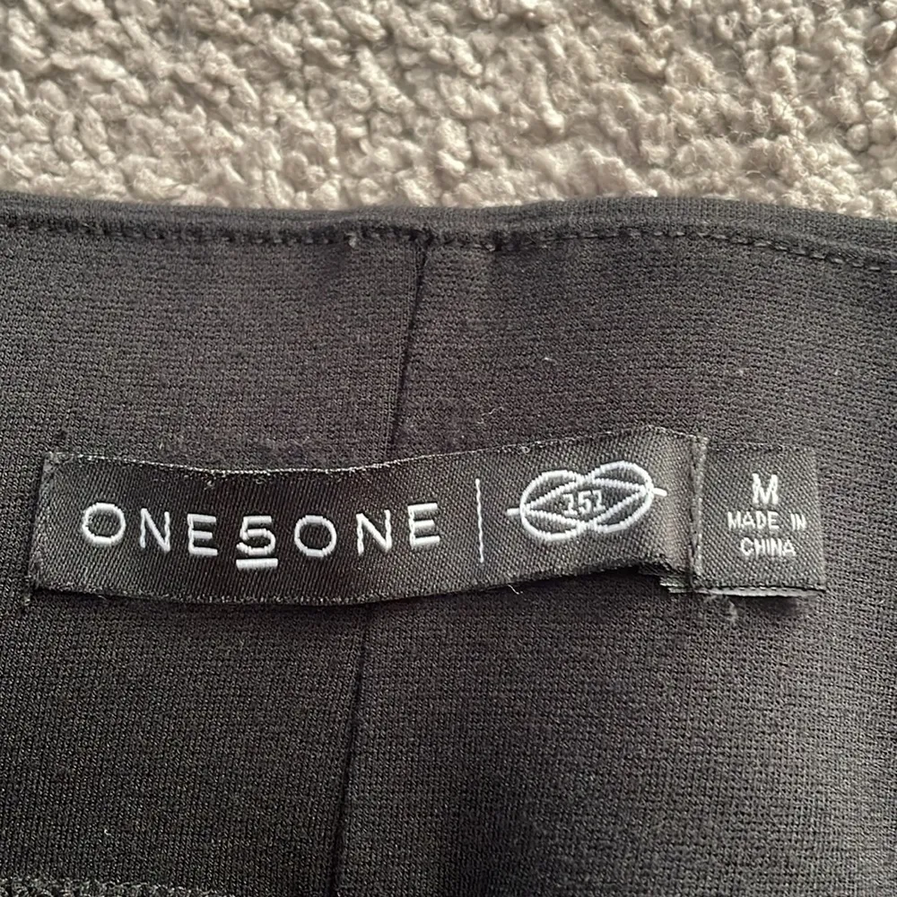 One 5 One Black Pull On Stretch Ankle Pants | Size Medium - Image 4