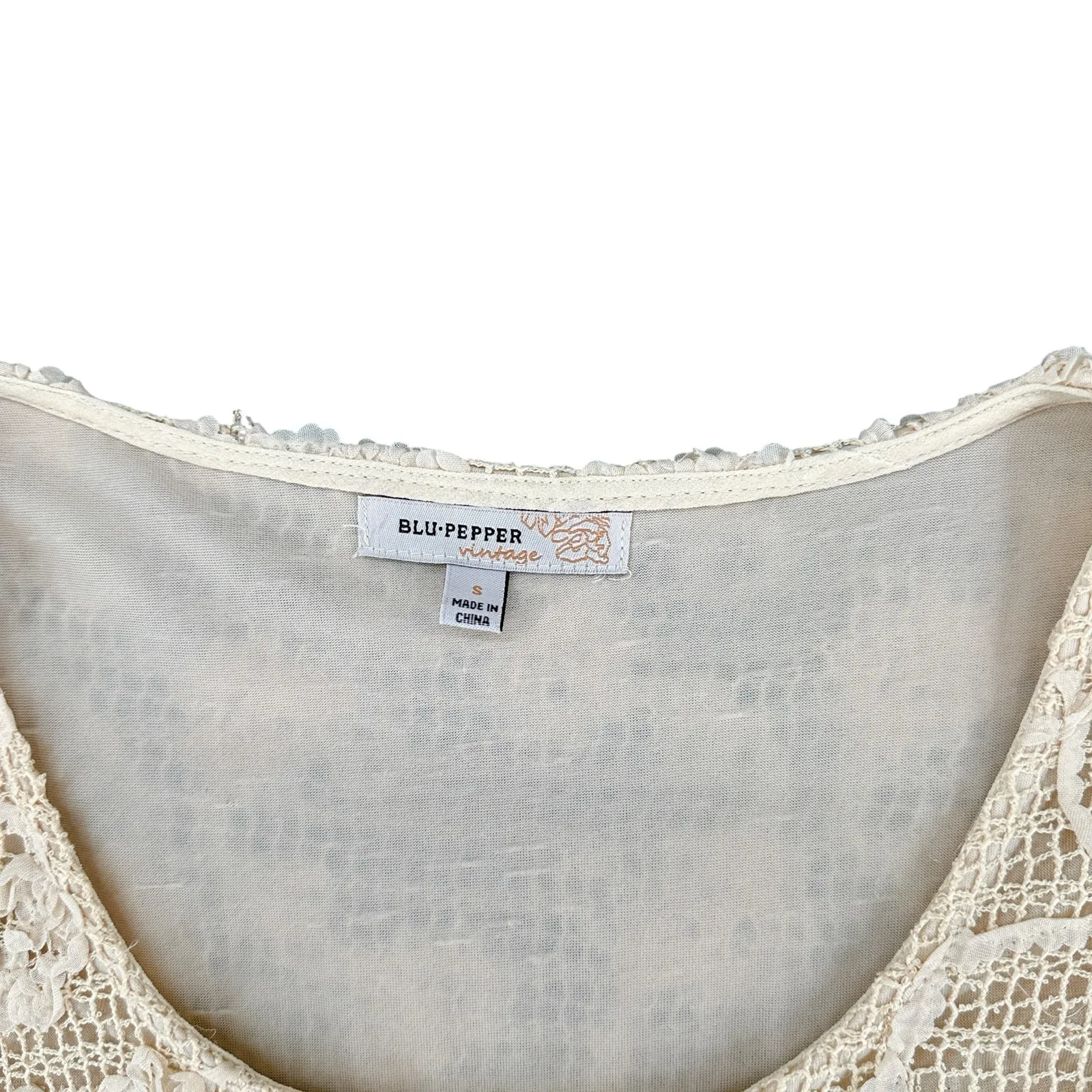 Blu-Pepper White and Cream Lace Crochet Shift Dress Long Sleeve Lined Sheer  S - Image 4