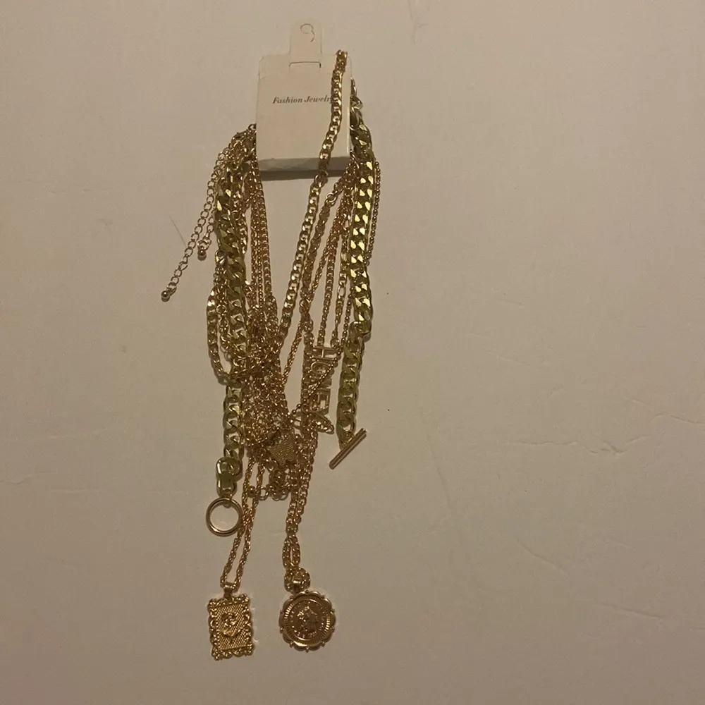 7 Pieces Ladies Vintage Fashion Metal Pendant Necklace Set - Image 5