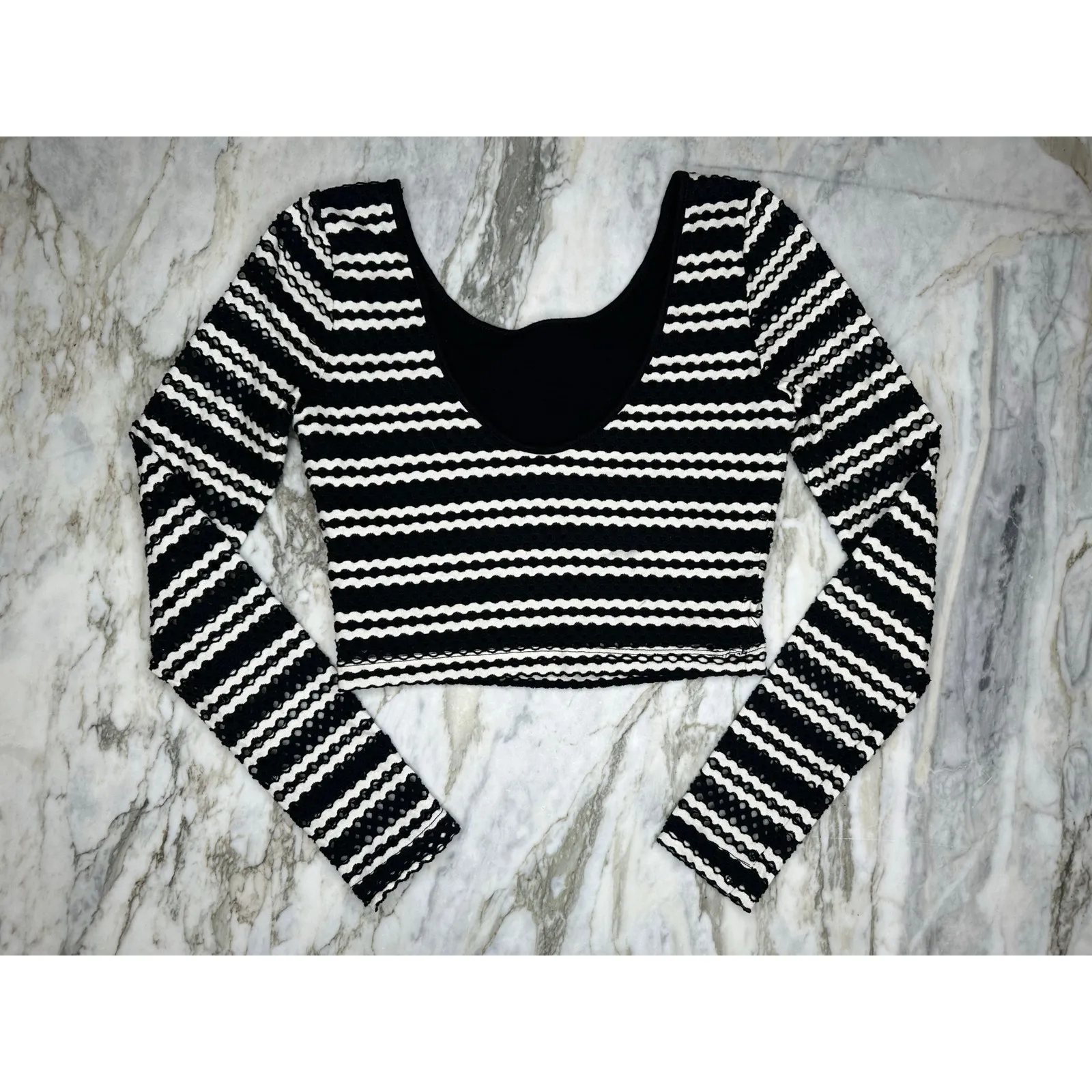 AQUA Long Sleeve Embroidered Black White Stripe Cut Out Crop Top Womens Size XS - Image 4