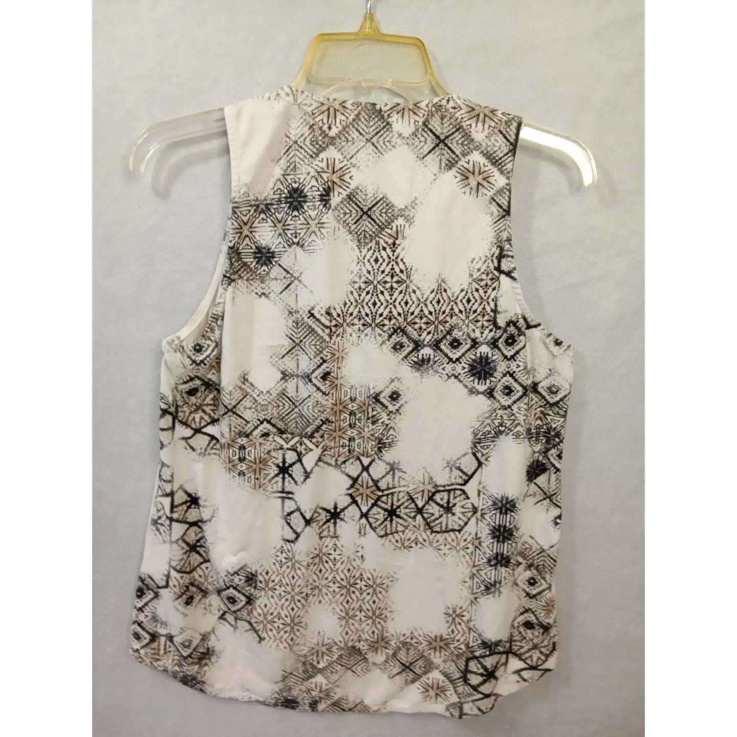 Braeve Women Medium Black‎ White pullover v neck Sleeveless Black - Image 6