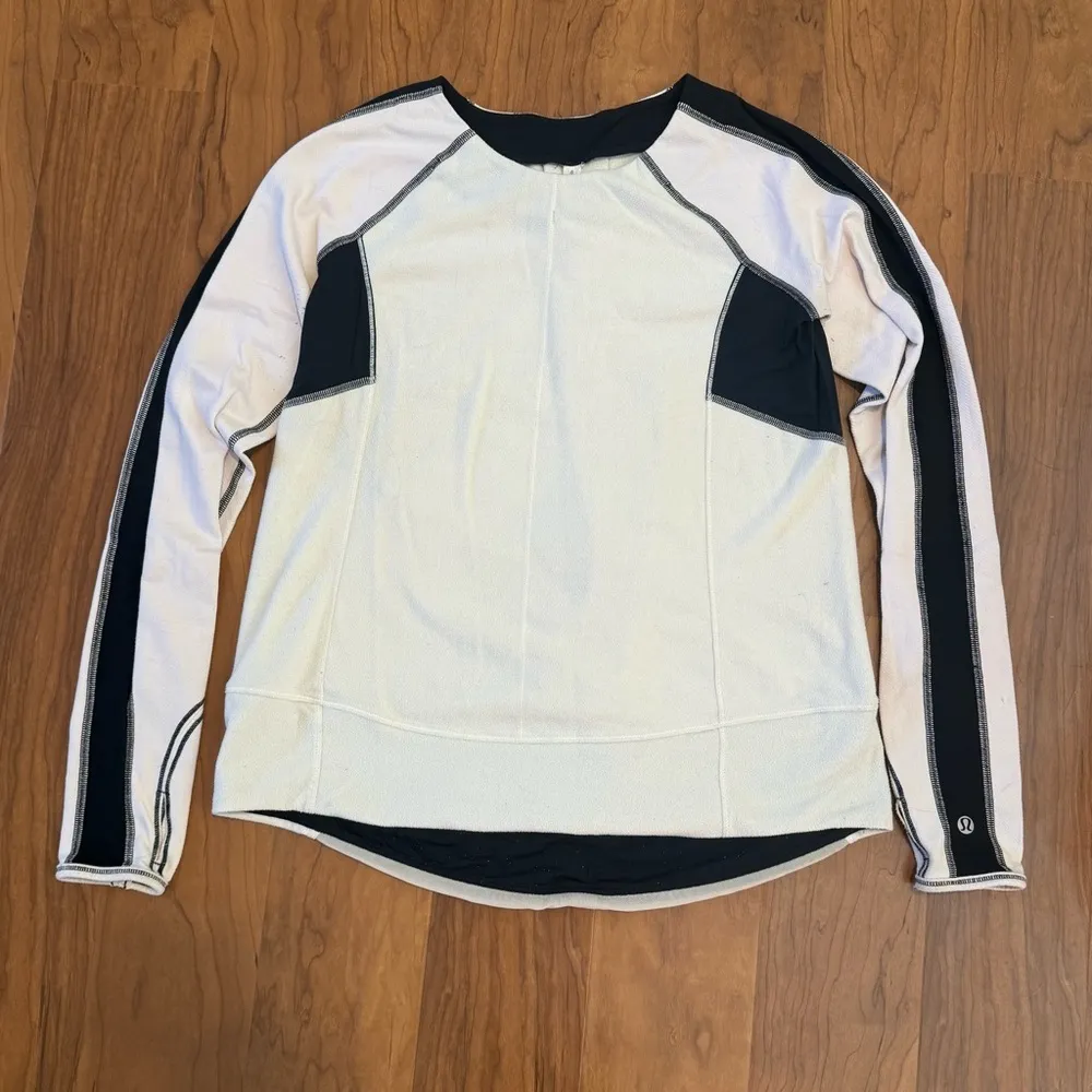 LULULEMON Run: Bold In The Cold Long Sleeve Polar Cream / Black Sz 6 - Image 3