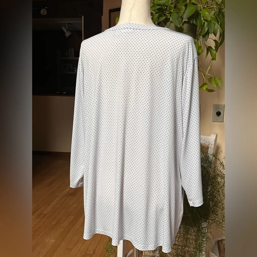 Croft & Barrow Light Blue Polka Dot Blouse Button Up - Image 4