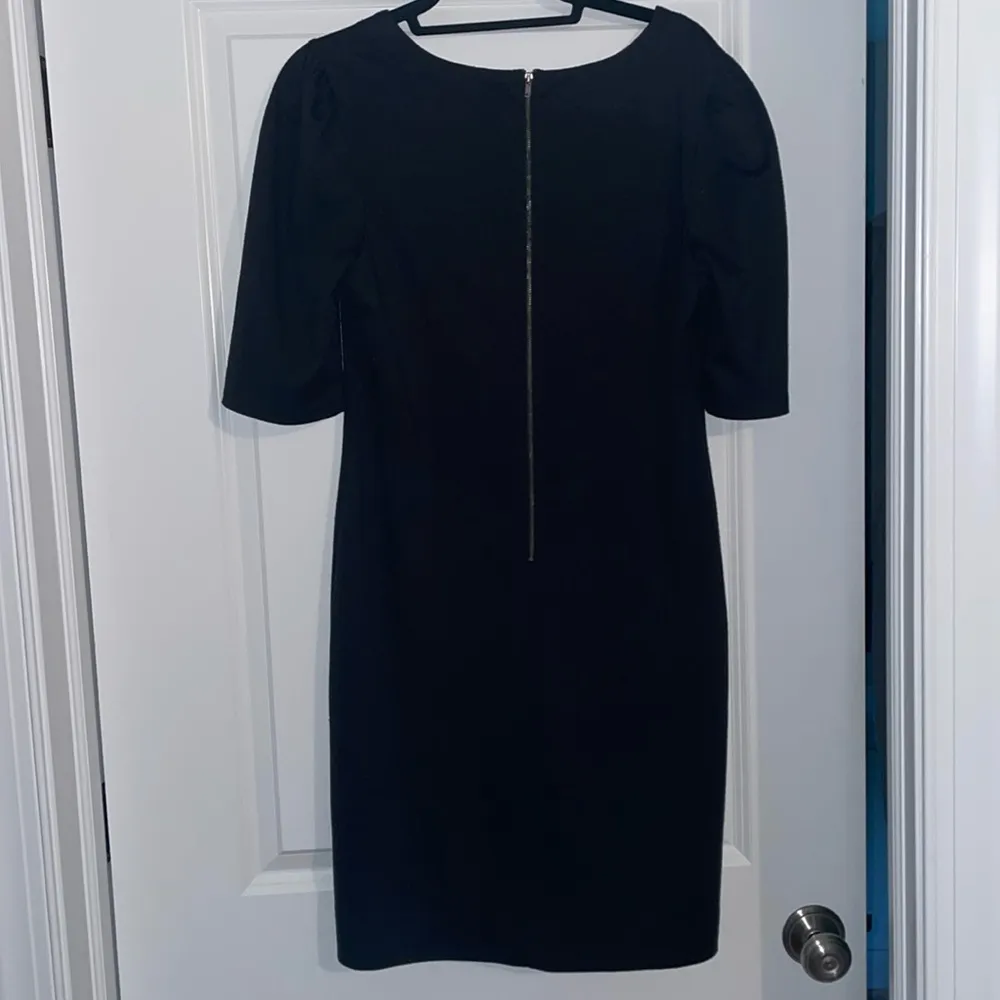 Banana Republic Sheath Dress Back Zip Black Sz 12 Cocktail Work Holiday Classic - Image 4
