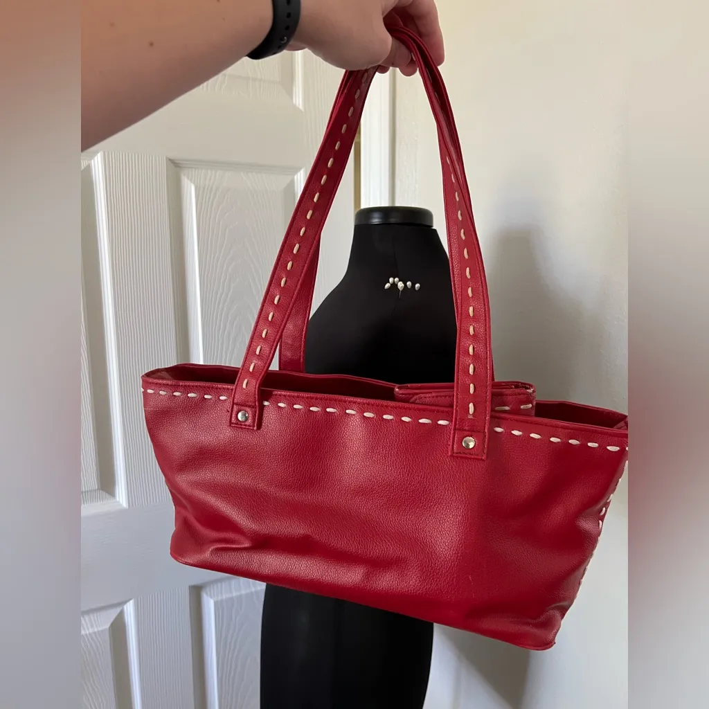 Vintage Y2K 2005 Hello kitty Sanrio red leather shoulder bag/coin purse/wallet - Image 14